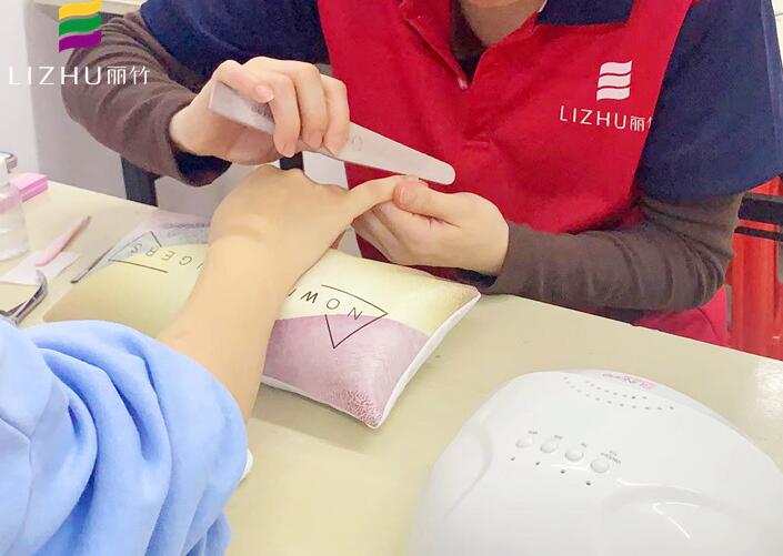 南寧美甲師培訓(xùn)班：美甲銼條的類型