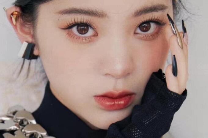 學(xué)小鹿感財(cái)閥千金”仿妝，知南寧學(xué)化妝哪家?guī)熧Y強(qiáng)_