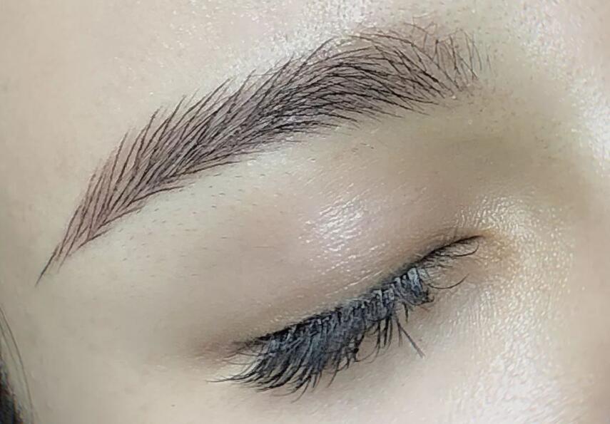 野生眉怎么畫？廣西專業(yè)化妝培訓(xùn)學(xué)校教你