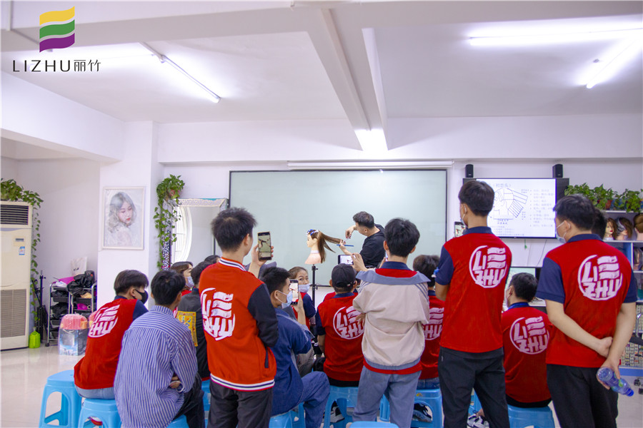 這些人不要剪“初戀頭”| 南寧學(xué)習(xí)發(fā)型修剪推薦