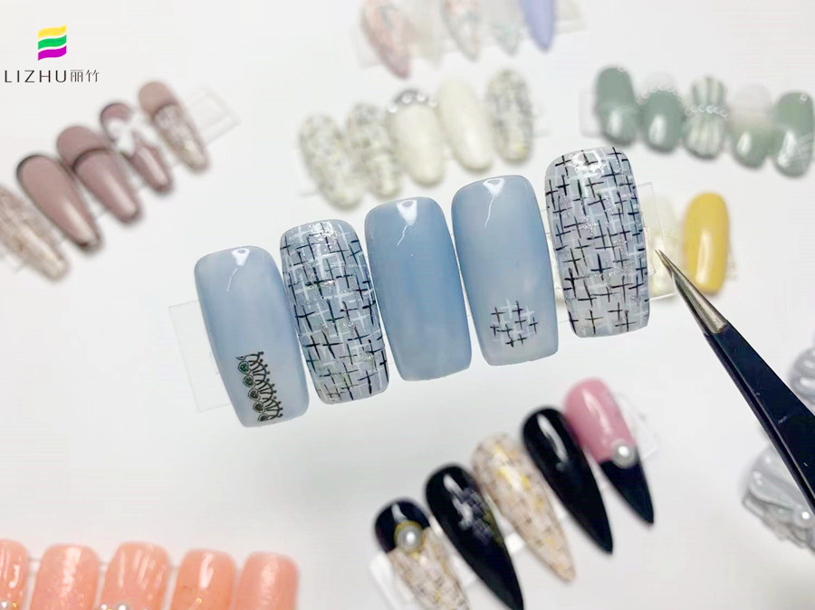 名媛小香風(fēng)美甲，廣西南寧美甲學(xué)校學(xué)員作品