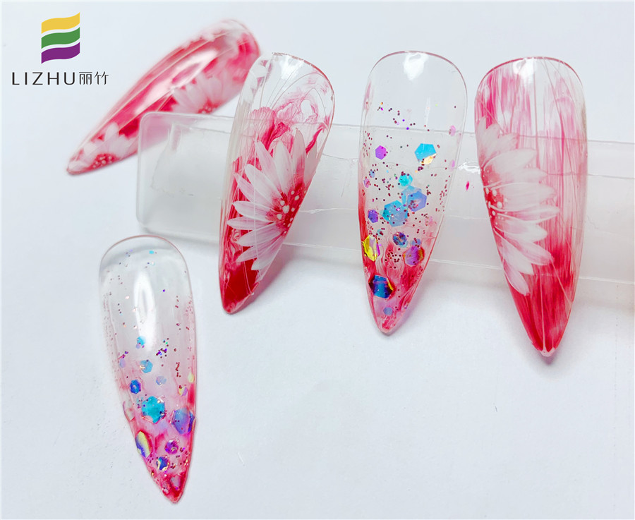 欣賞雛菊新年美甲，告訴你南寧哪里教的美甲受歡迎