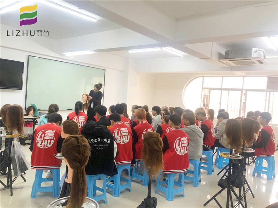 南寧美發(fā)學校哪家教編發(fā)？麗竹專業(yè)美發(fā)學校歡迎你