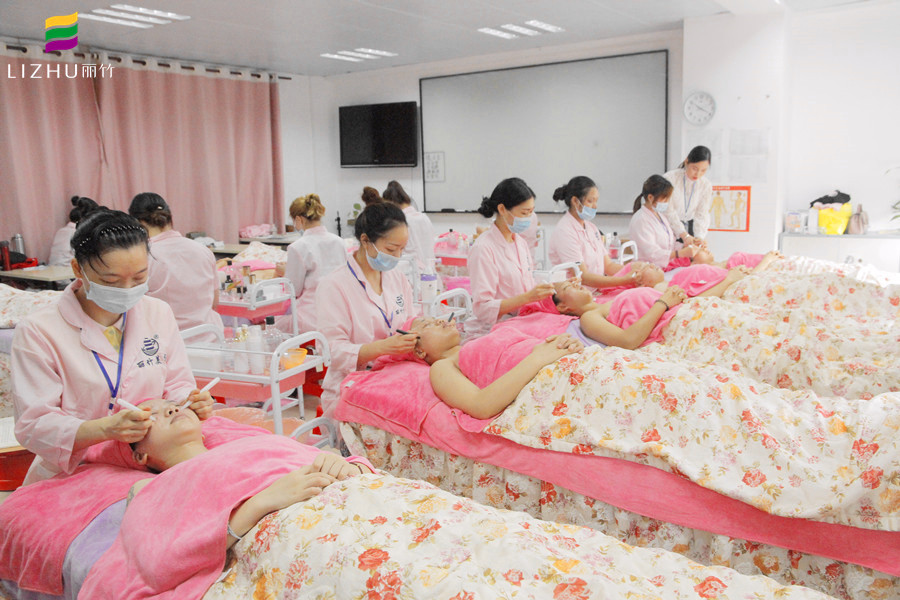 面部撥筋的特色，南寧美容實訓(xùn)項目