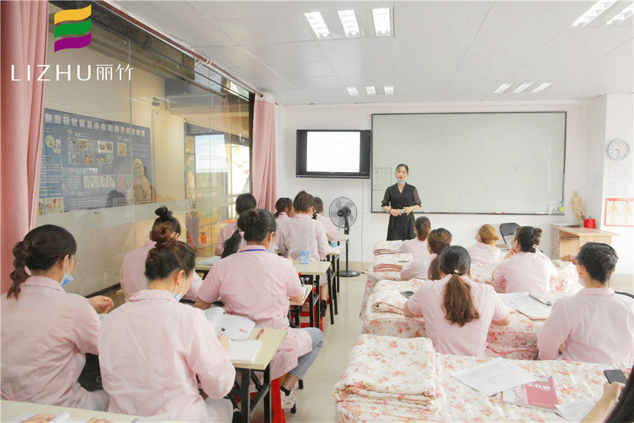 南寧學習美容在哪里？麗竹美容培訓班火熱招生