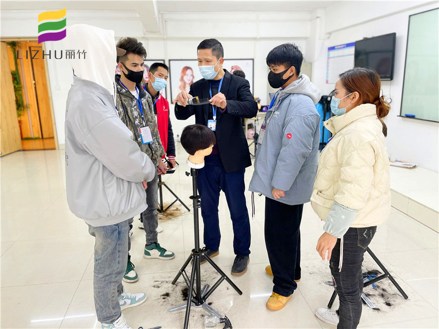 南寧零基礎可以學美發(fā)嗎？麗竹學校無門檻報名