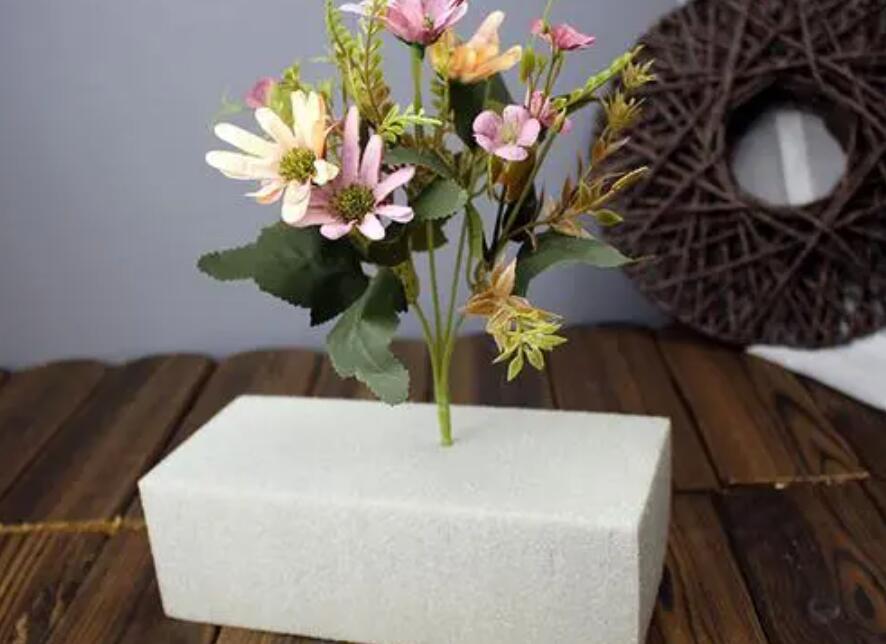 插花需要哪些材料？南寧婚慶花藝培訓學校幫你盤點