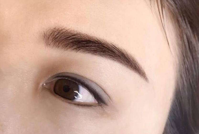 南寧學(xué)紋眉：天氣熱適合做眉毛嗎？