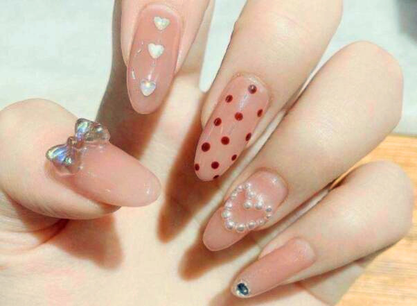 浪漫裸色美甲推薦，廣西美甲網(wǎng)紅分享