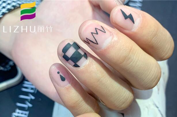 廣西培訓(xùn)美甲作品：男士黑白美甲