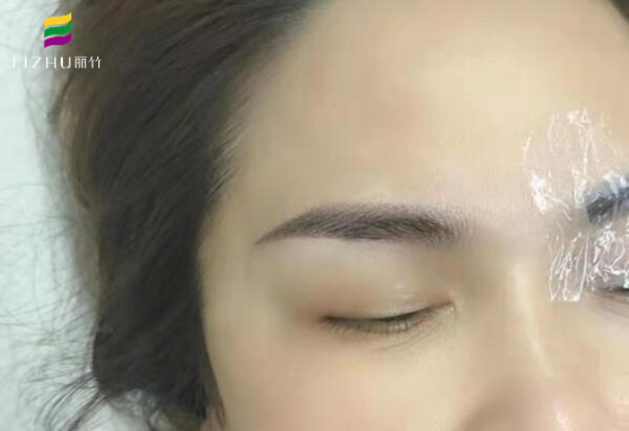 紋眉后如何快速消腫？南寧學(xué)紋繡技術(shù)