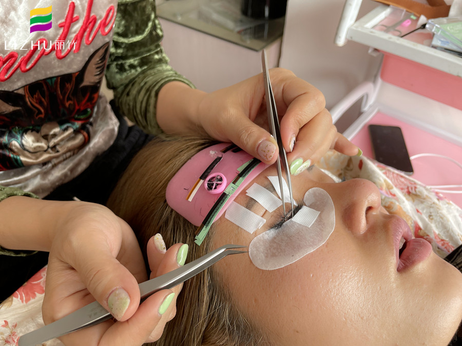 美睫操作手法技巧 | 南寧專業(yè)美睫培訓(xùn)班