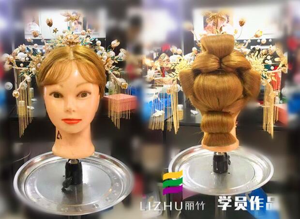 秀禾卷筒造型手法，廣西新娘化妝培訓(xùn)給你教程