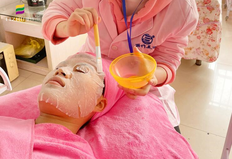 臉部嚴(yán)重缺水怎么快速補(bǔ)水？廣西美容護(hù)膚培訓(xùn)有妙招