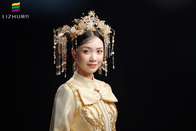 新中式新娘造型，演繹別樣中國(guó)美