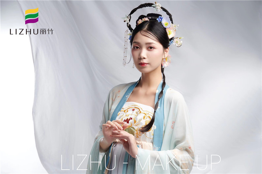 漢服彩妝造型，南寧排名前三化妝學(xué)校作品