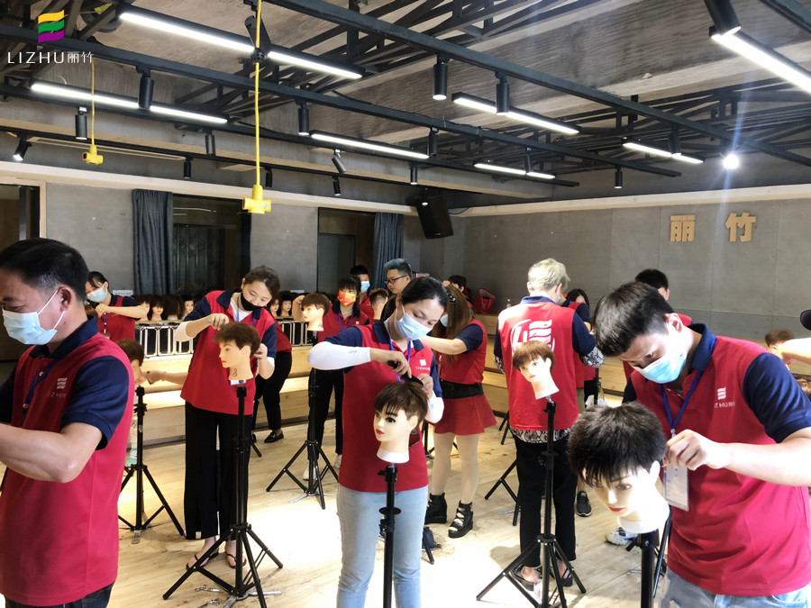 如何快速剪男發(fā)？廣西男士頭發(fā)修剪教程分享