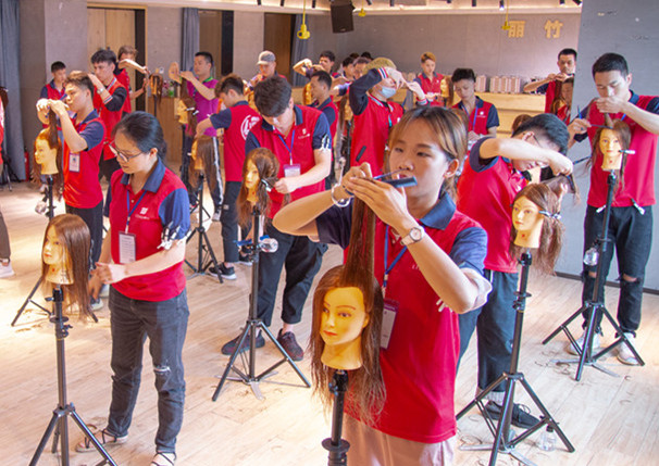 美發(fā)見習發(fā)型師考核標準，廣西美發(fā)師培訓鑒定