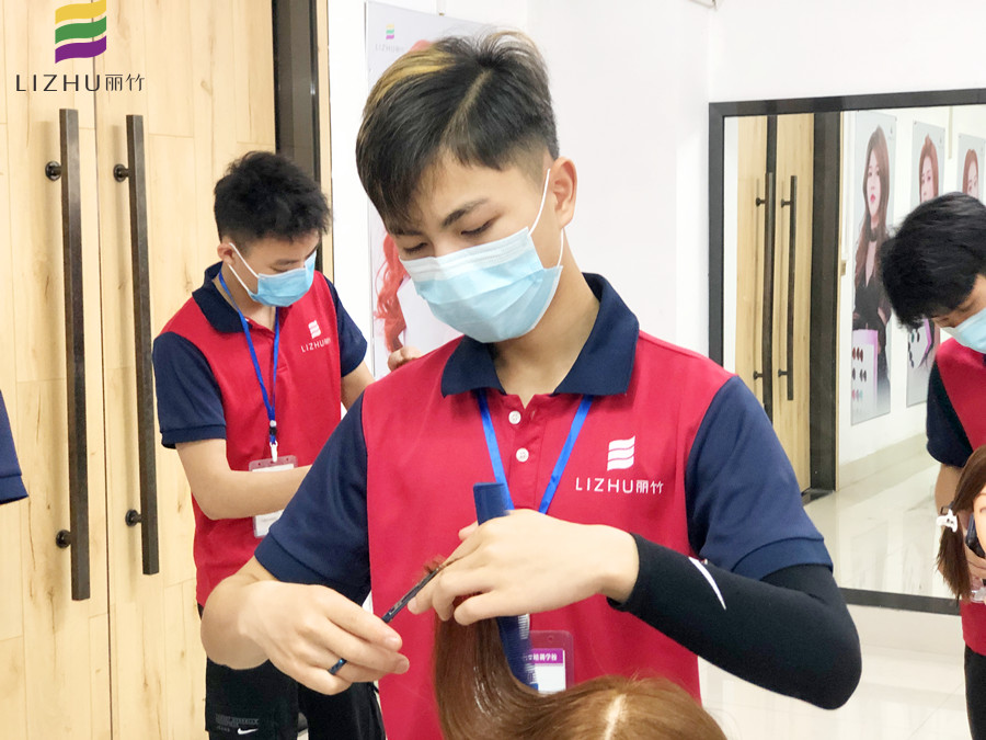 美發(fā)中工技師的考核標準，南寧市職業(yè)技能鑒定培訓機構