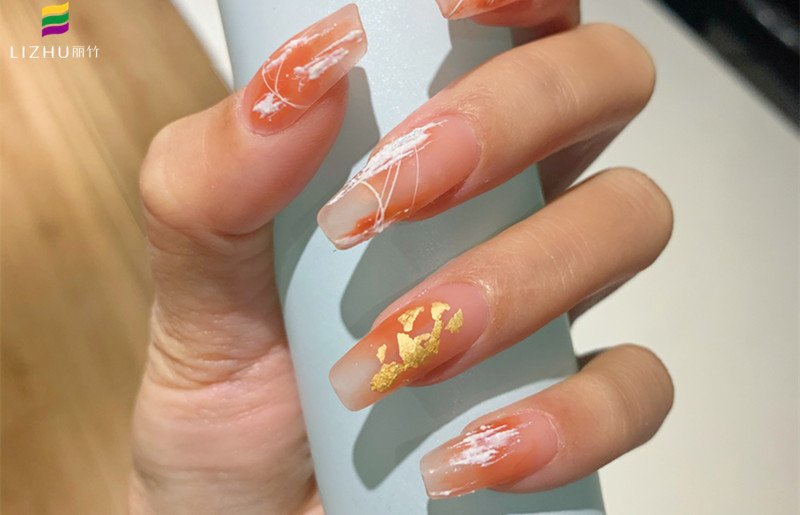 南寧美甲培訓短期班作品：磨砂美甲、小香風格美甲、棋盤格美甲