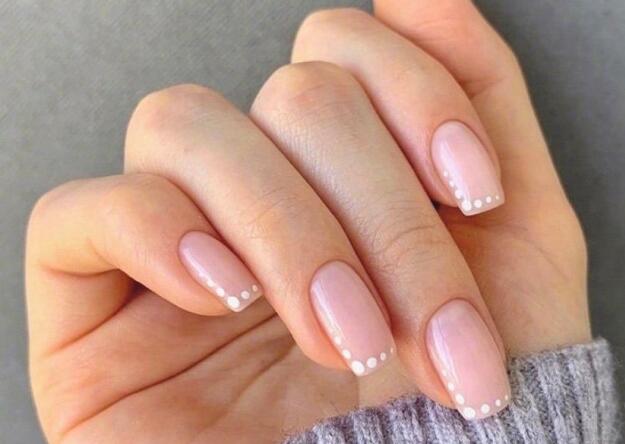 極簡(jiǎn)風(fēng)單色美甲，展示南寧培訓(xùn)美甲哪家技術(shù)好