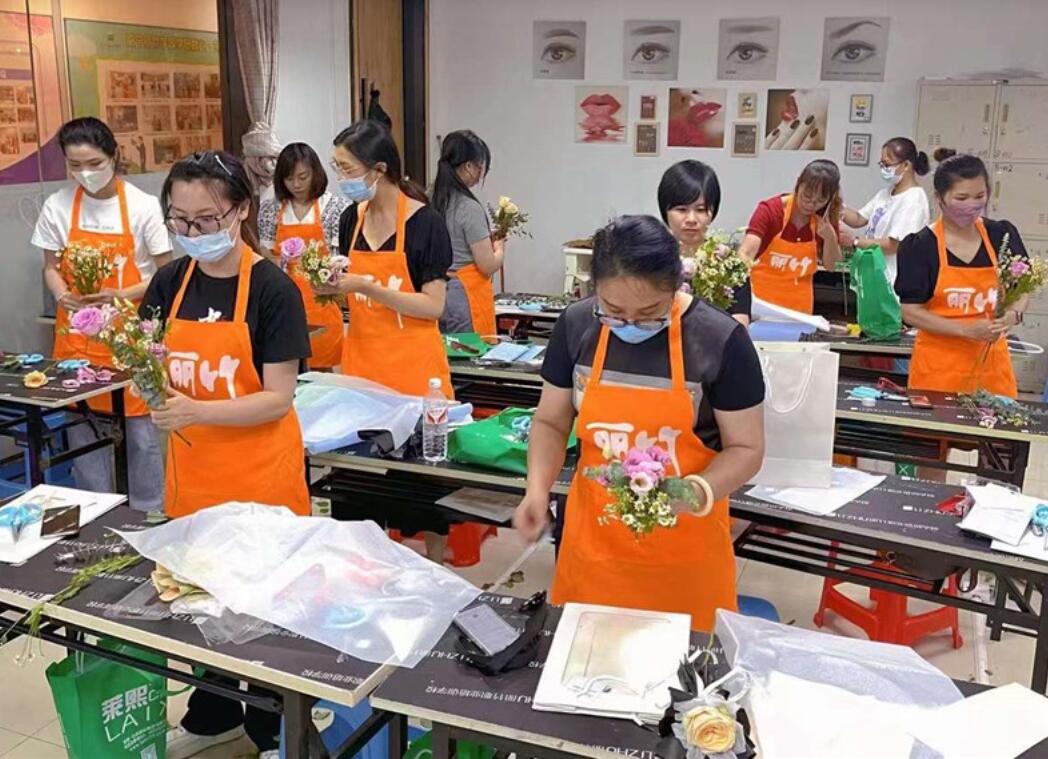 南寧花藝學(xué)校開班，浪漫席卷而來