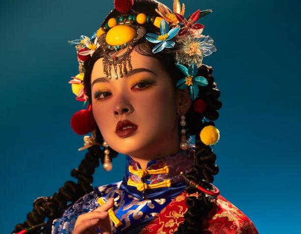 藏族少女寫真造型，南寧彩妝學(xué)校專業(yè)正規(guī)作品