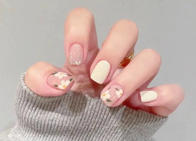 春夏黃皮顯白美甲，廣西美甲培訓(xùn)短期班推薦