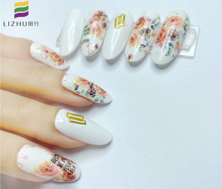 一 個(gè)月不卸甲片會(huì)有傷害？ 南寧培訓(xùn)美甲給你答復(fù)