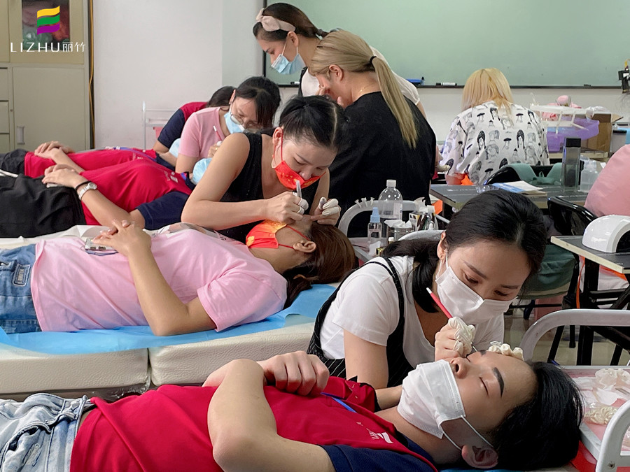 被舒緩膏灼傷處理的方法，廣西紋繡正規(guī)學(xué)校分享建議