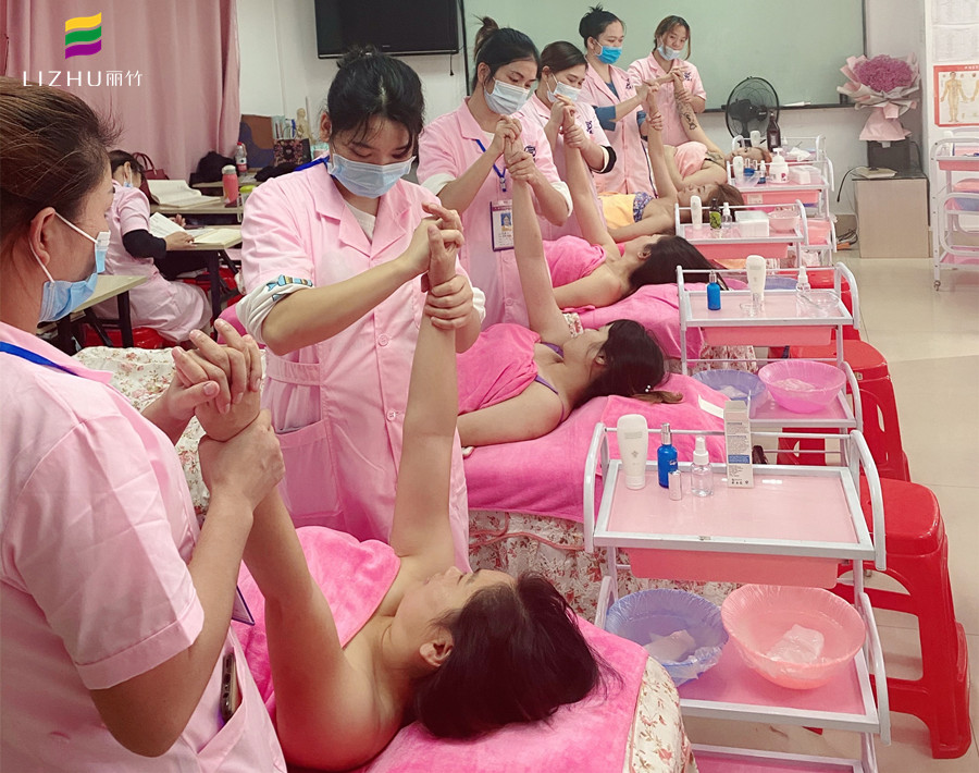 手指按摩手法，南寧美容正規(guī)學(xué)校分享手法