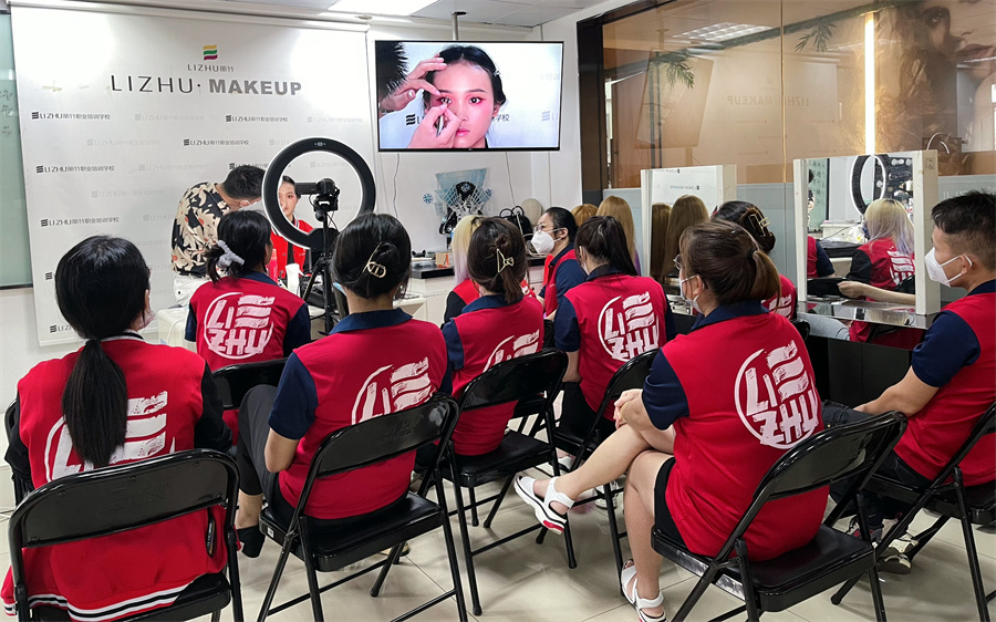 國風(fēng)妝容造型課堂 ，都是復(fù)古回憶的味道