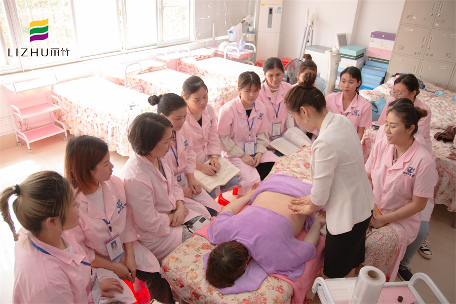 按摩腰部的好處，南寧美容美體養(yǎng)生學(xué)校告訴你