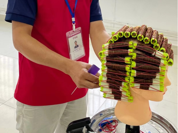 美發(fā)上杠常用技巧，南寧燙染技師培訓(xùn)課程