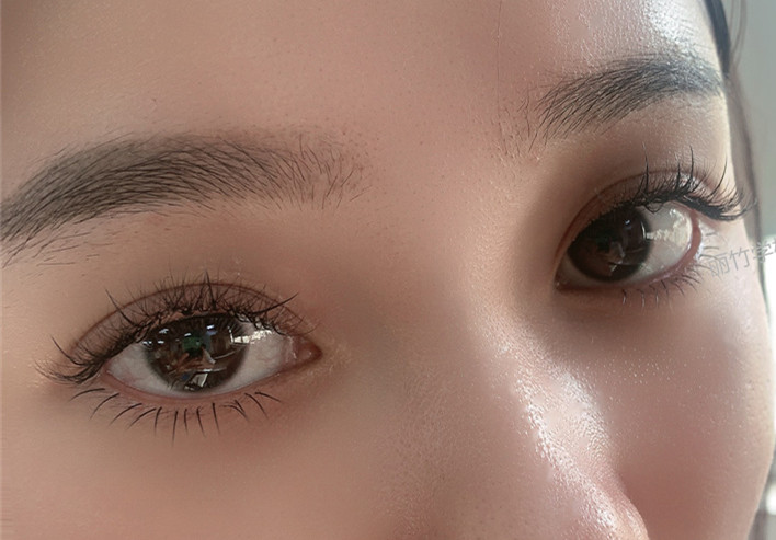 美睫真人實操，廣西美甲美睫學(xué)校教學(xué)實況