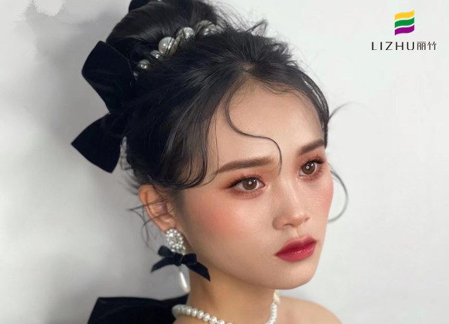 黑色禮服造型，廣西美妝造型學(xué)校作品分享