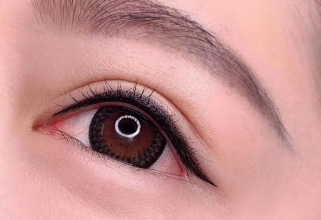 美瞳線暈色處理方法，南寧市紋繡學(xué)校幫找解決方案