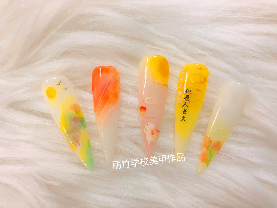 美甲的甲面不亮？南寧麗竹美甲學(xué)校教你處理