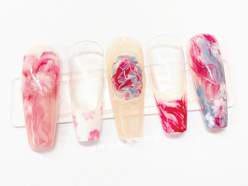 暈染液美甲圖片，廣西南寧美甲師培訓(xùn)作品