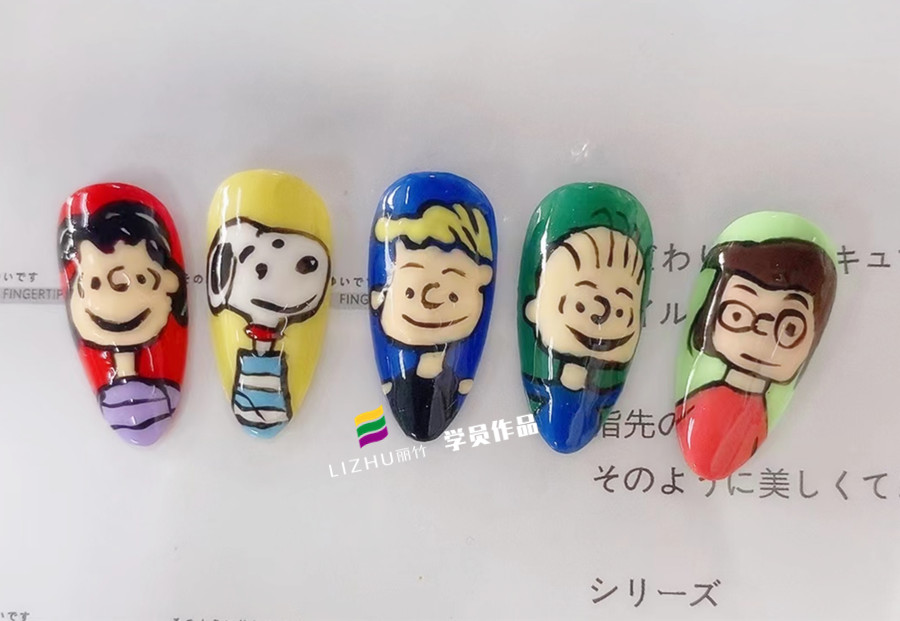 美甲基礎(chǔ)學(xué)什么？美甲底膠有什么作用？