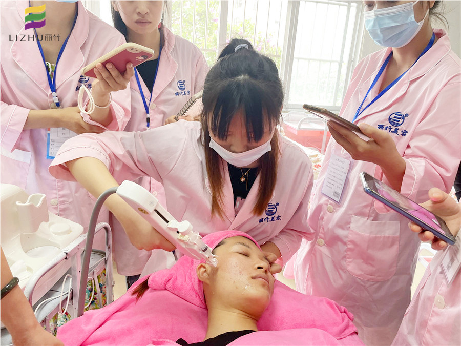 如何延長(zhǎng)美容儀器使用時(shí)間？南寧美容儀器培訓(xùn)班教你