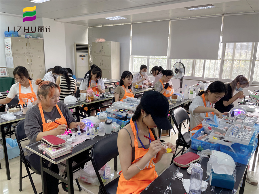 南寧美甲學(xué)校哪家好？南寧美甲學(xué)校哪家有實力？