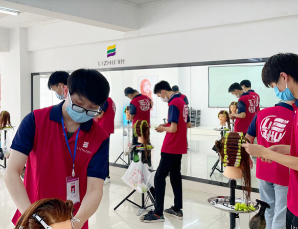 美發(fā)初學(xué)者上杠技巧，廣西燙染學(xué)校學(xué)上杠