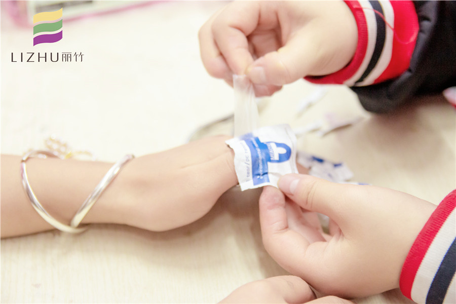 美甲工具有哪些?打磨機和卸甲包哪種好？