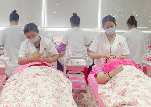 秋季面部按摩有哪些技巧？南寧美容培訓(xùn)面部護理教案