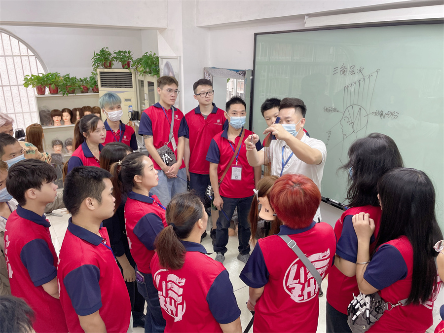 ?南寧快剪理發(fā)師培訓(xùn) | 南寧學(xué)快剪理發(fā)