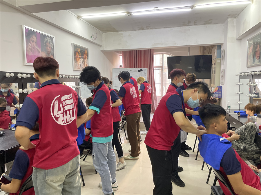 美發(fā)按摩實(shí)訓(xùn)，南寧美發(fā)專業(yè)學(xué)校洗護(hù)課程