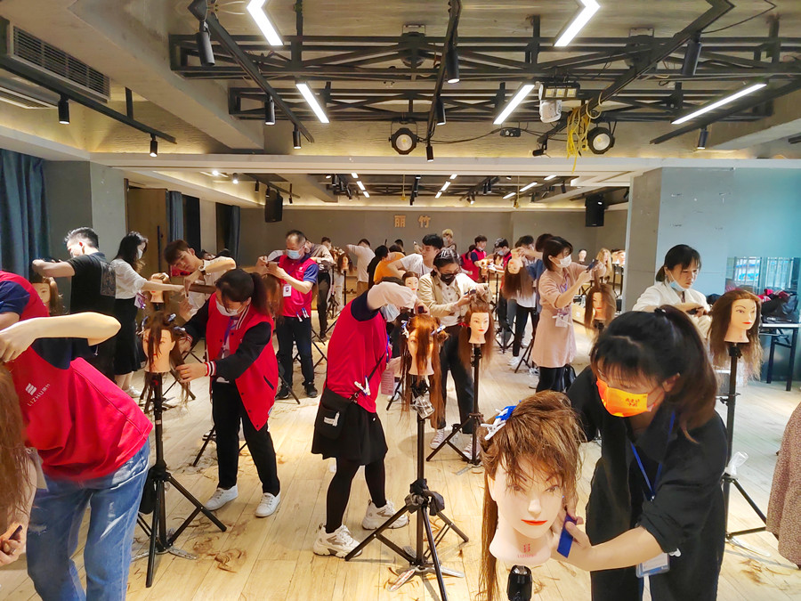 邊緣層次的常用修剪方法，南寧美發(fā)培訓(xùn)排行榜前十課堂筆記