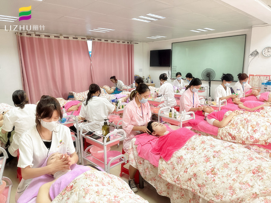 面部眼唇鼻的護(hù)理，廣西皮膚管理培訓(xùn)班教你方法