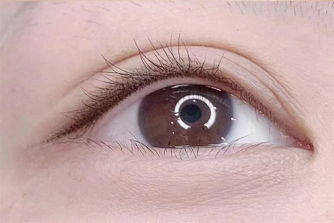 單眼皮紋眼線的注意事項(xiàng)，廣西南寧眉眼唇學(xué)?？偨Y(jié)